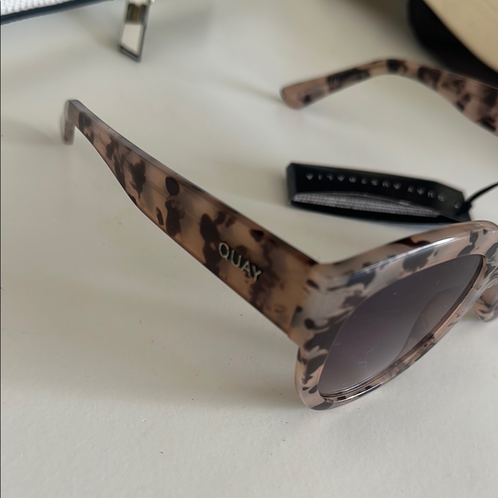 Quay Australia Brown Sunglasses - Picture 4 of 4